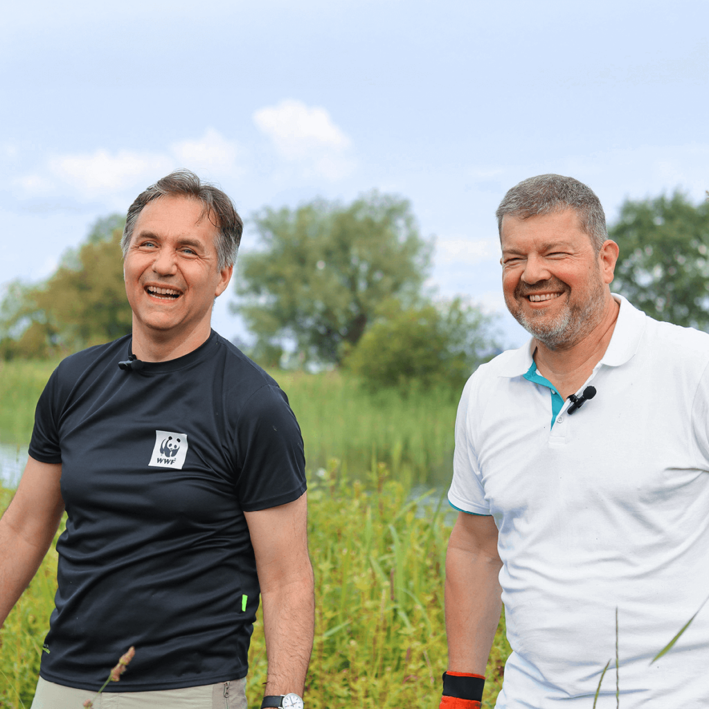 Der CEO von WWF und der CEO von SWICA freuen sich über das gemeinsame Projekt.